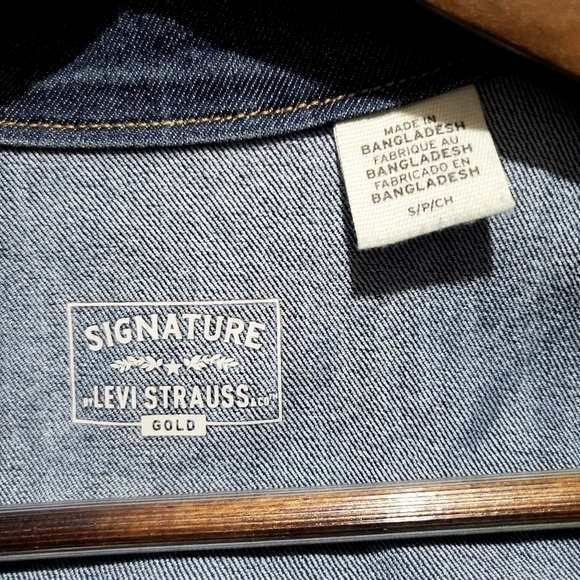 Levis Denim Stretch Jean Jacket Womens S Rainbow Heart Patch Medium Wash Classic - Picture 8 of 9